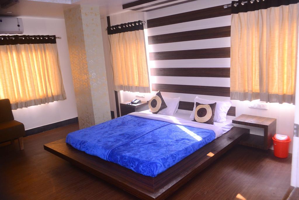 אודייפור Hotel Samridhi מראה חיצוני תמונה